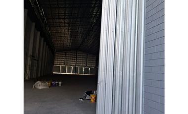 GALPON EXCEPCIONAL EN ITUZAINGO EN ALQUILER