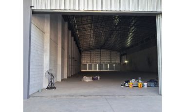 GALPON EXCEPCIONAL EN ITUZAINGO EN ALQUILER