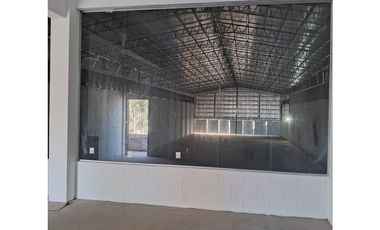 GALPON EXCEPCIONAL EN ITUZAINGO EN ALQUILER