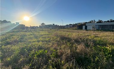 Lote en Venta en el Barrio La Marina 2