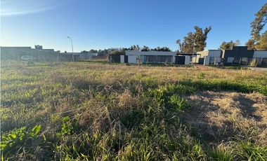 Lote en Venta en el Barrio La Marina 2
