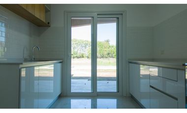 Casa en Venta a estrenar en Club de Campo La Asuncion Luján Buenos Aires