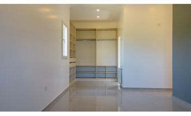 Casa en Venta a estrenar en Club de Campo La Asuncion Luján Buenos Aires