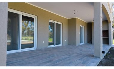 Casa en Venta a estrenar en Club de Campo La Asuncion Luján Buenos Aires