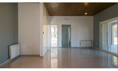 Casa en Venta a estrenar en Club de Campo La Asuncion Luján Buenos Aires