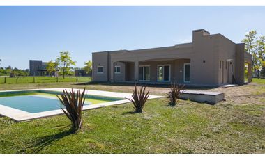 Casa en Venta a estrenar en Club de Campo La Asuncion Luján Buenos Aires