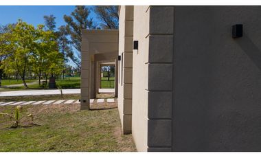 Casa en Venta a estrenar en Club de Campo La Asuncion Luján Buenos Aires