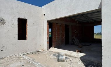 Casa en venta en el Barrio cerrado Los juncos