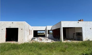 Casa en venta en el Barrio cerrado Los juncos