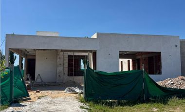 Casa en venta en el Barrio cerrado Los juncos