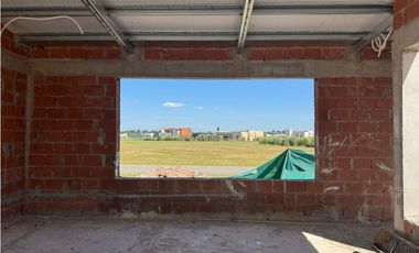 Casa en venta en el Barrio cerrado Los juncos