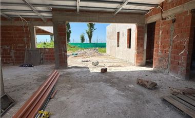 Casa en venta en el Barrio cerrado Los juncos