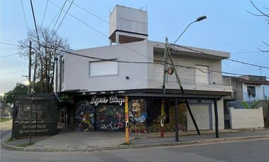 Departamento + 2 locales en Venta - Castelar