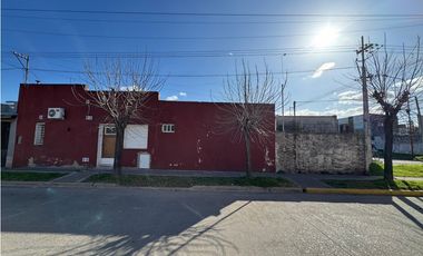 Venta Esquina Colon y J.B Justo