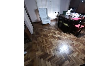 CHALET DOS PLANTAS EN VENTA. BARRIO AERONAUTICO - ITUZAINGO