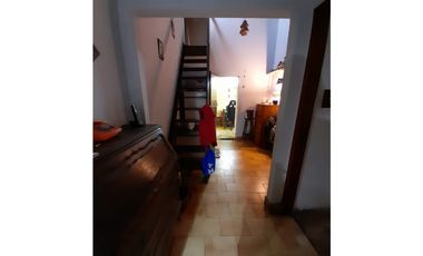 CHALET DOS PLANTAS EN VENTA. BARRIO AERONAUTICO - ITUZAINGO