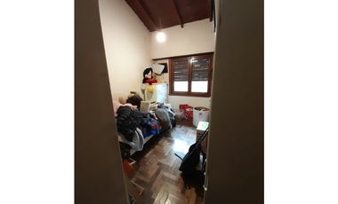 CHALET DOS PLANTAS EN VENTA. BARRIO AERONAUTICO - ITUZAINGO