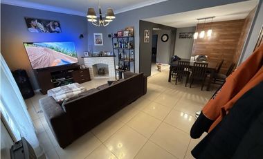 Chalet 4 ambientes 180M2