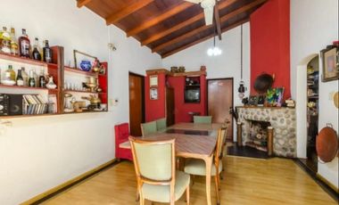 CASA EN PARQUE LELOIR