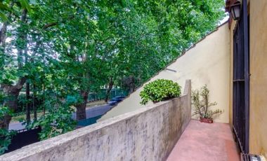 CASA EN PARQUE LELOIR