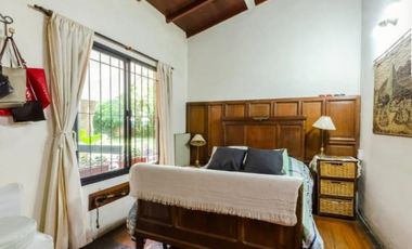 CASA EN PARQUE LELOIR