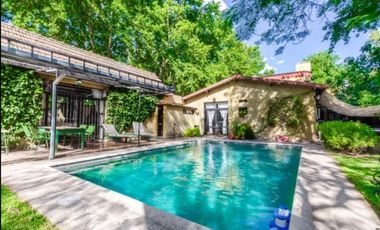 CASA EN PARQUE LELOIR