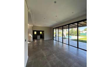 Excelente casa en alquiler en Barrio Privado Weston, Moreno