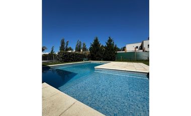 Excelente casa en alquiler en Barrio Privado Weston, Moreno