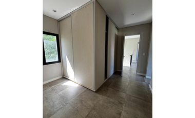 Excelente casa en alquiler en Barrio Privado Weston, Moreno