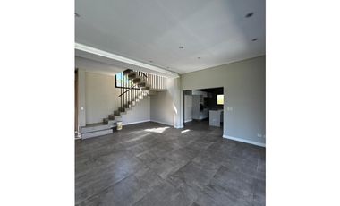 Excelente casa a la venta en Weston, Moreno