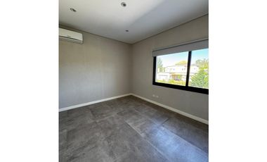 Excelente casa a la venta en Weston, Moreno