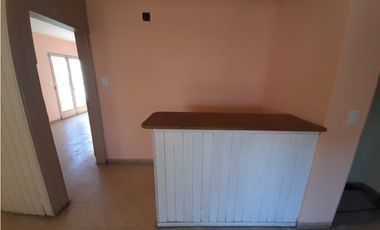 AMPLIO DEPARTAMENTO EN PLANTA ALTA EN VENTA. Ituzaingó Norte