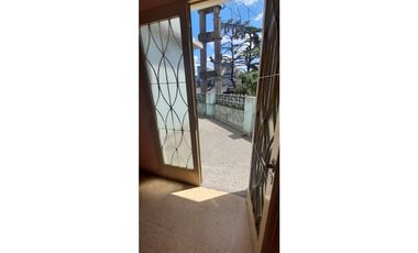 AMPLIO DEPARTAMENTO EN PLANTA ALTA EN VENTA. Ituzaingó Norte