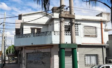 AMPLIO DEPARTAMENTO EN PLANTA ALTA EN VENTA. Ituzaingó Norte