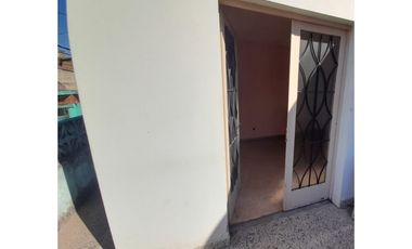 AMPLIO DEPARTAMENTO EN PLANTA ALTA EN VENTA. Ituzaingó Norte