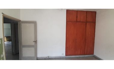 DEPTO EN P. A. EN ALQUILER. USO COMERCIAL. ITUZAINGO NORTE