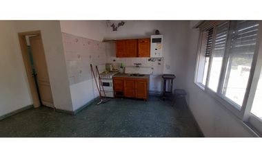 DEPTO EN P. A. EN ALQUILER. USO COMERCIAL. ITUZAINGO NORTE