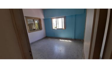 DEPTO EN P. A. EN ALQUILER. USO COMERCIAL. ITUZAINGO NORTE