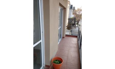 Departamento un dormitorio. Bajas Expensas. Balcón al frente. 55 mts