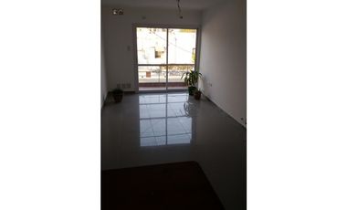 Departamento un dormitorio. Bajas Expensas. Balcón al frente. 55 mts