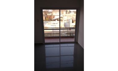 Departamento un dormitorio. Bajas Expensas. Balcón al frente. 55 mts