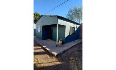 Casa un dormitorio. Cochera.