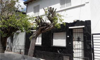 Chalet 5 ambientes barrio pompeya