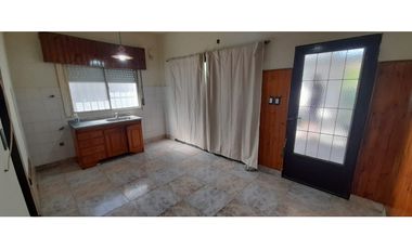 IMPECABLE CASA en PH EN ALQUILER - Ituzaingó Norte. A MTS DE AV. RATTI