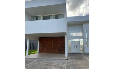 Chalet 4 ambientes en BARRIO RUMENCO