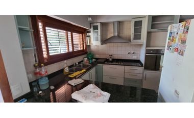 Venta Hermoso Chalet Centrico en Lujan