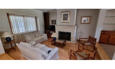 Venta Hermoso Chalet Centrico en Lujan