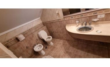 Venta Hermoso Chalet Centrico en Lujan