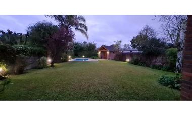 Venta Hermoso Chalet Centrico en Lujan