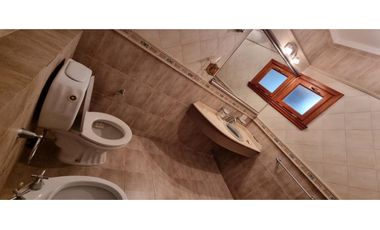 Venta Hermoso Chalet Centrico en Lujan